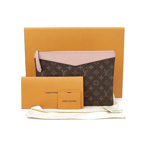 Daily Pouch M62942