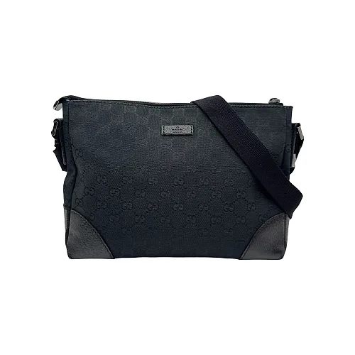 GG Canvas Shoulder Bag