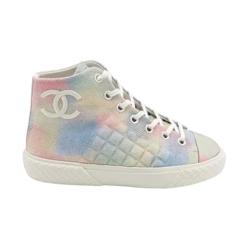 Chanel CC Logo Round-Toe Lace-Up Sneakers, Color-Block Quilted Leather